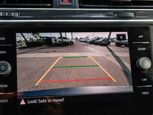 Used 2024 Volkswagen Tiguan SE image 22