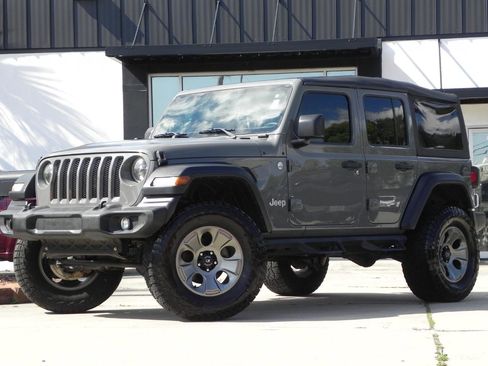 Used 2018 Jeep Wrangler Unlimited Sport S AWD/4WD image 2