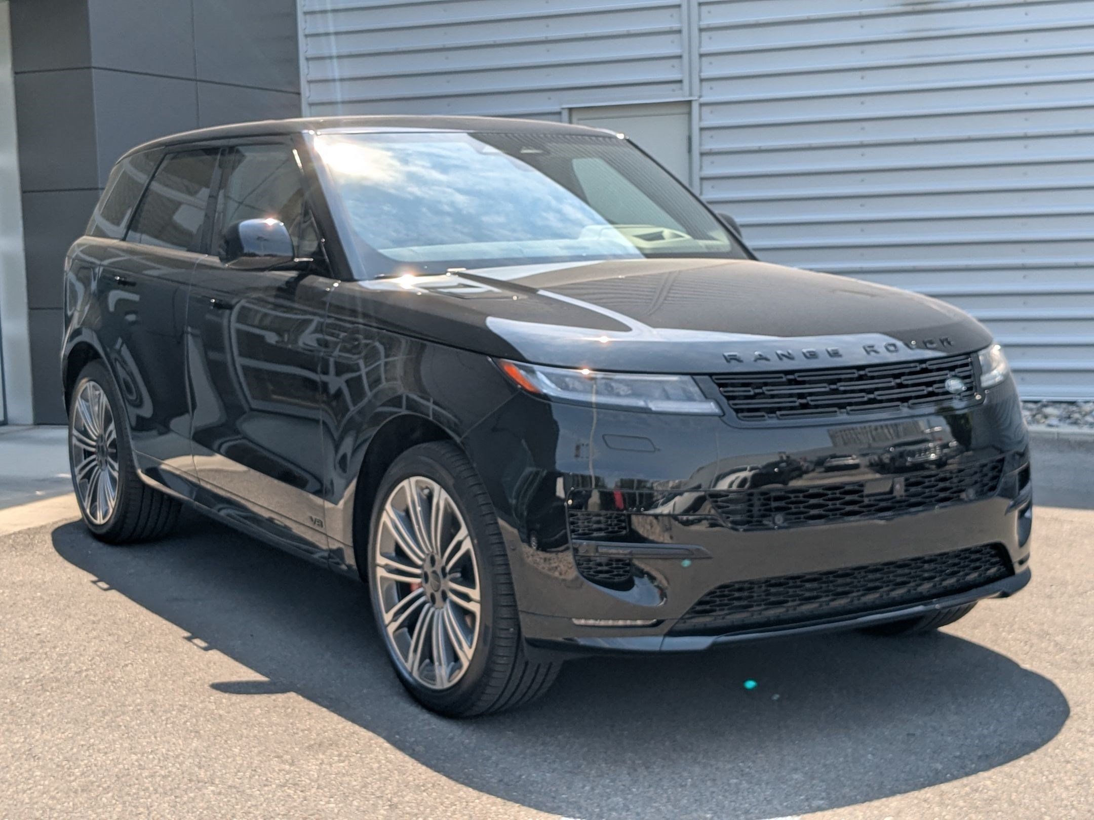 New 2026 Land Rover Range Rover Sport Dynamic SE AWD/4WD image 3