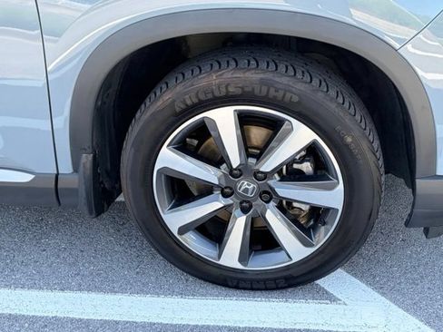 Used 2024 Honda Pilot Touring image 11