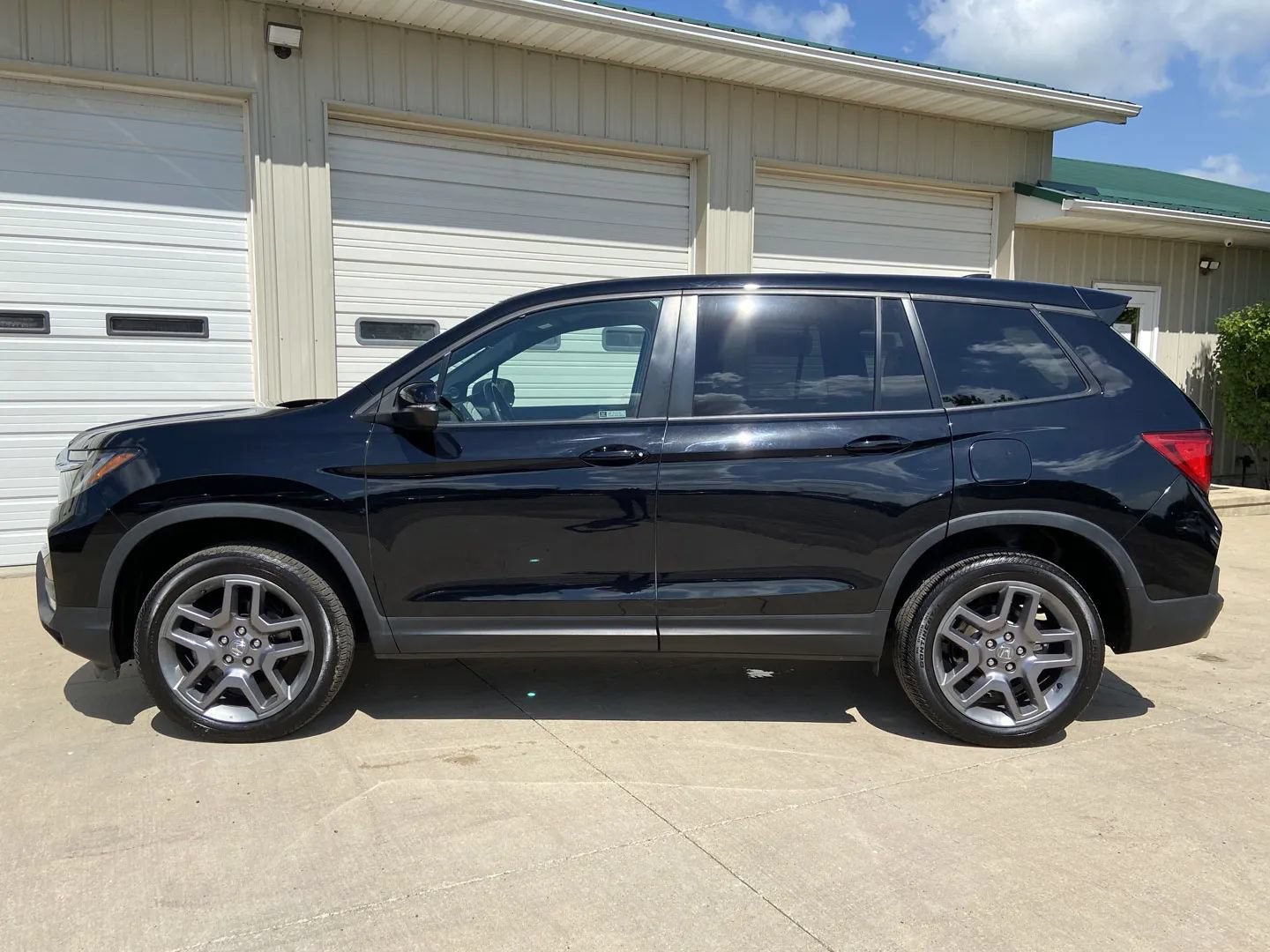 Used 2023 Honda Passport EX-L image 4