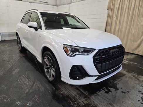 Used 2025 Audi Q3 2.0T Premium w/ Convenience Package image 5