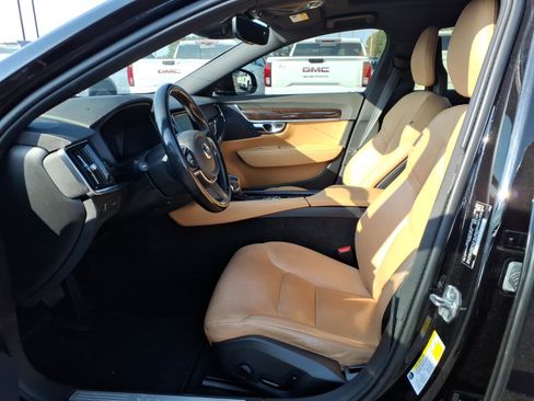 Used 2018 Volvo S90 T5 Momentum w/ Convenience Package image 18