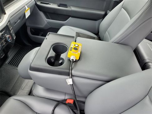 Used 2024 Ford F450 XL w/ Snow Plow Prep Package image 40