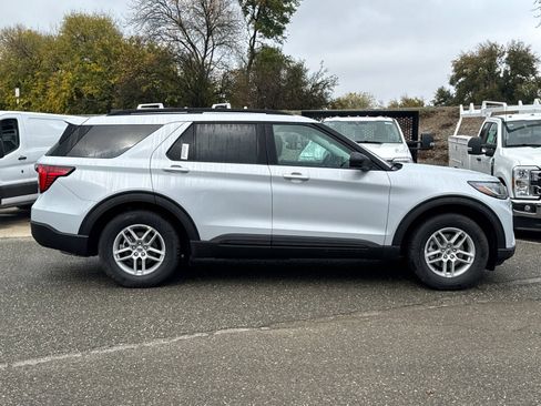 New 2026 Ford Explorer Active w/ Active Comfort Package image 2