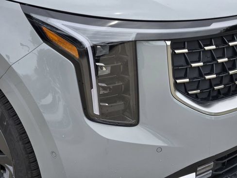 New 2026 Kia Carnival SX FWD image 6