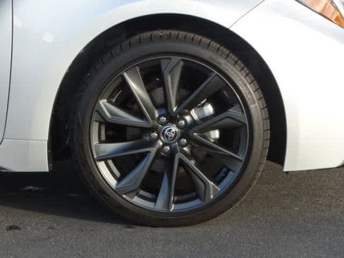 Used 2025 Toyota Corolla SE image 8