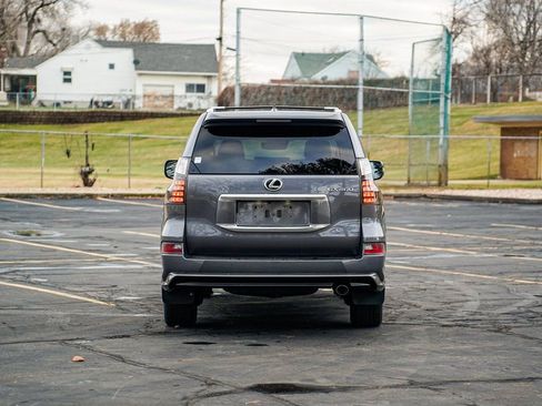 Used 2023 Lexus GX 460 Premium w/ Accessory Package image 6