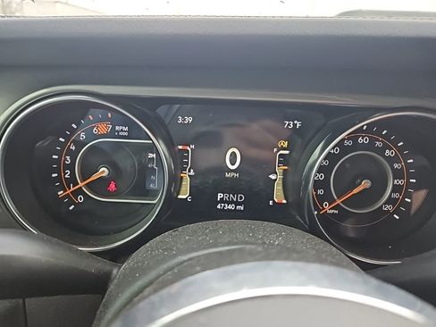 Used 2022 Jeep Wrangler Unlimited Sahara w/ Cold Weather Group image 18