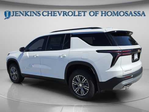 New 2027 Chevrolet Traverse LT w/ Driver Confidence Package FWD image 8