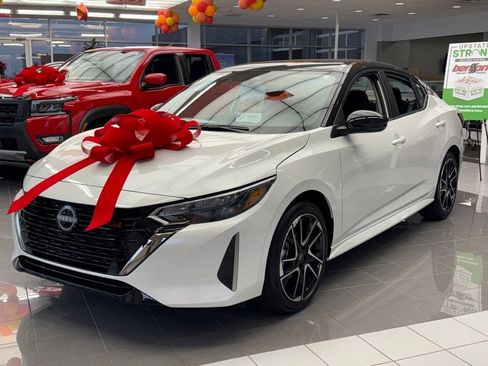 New 2025 Nissan Sentra SR image 7