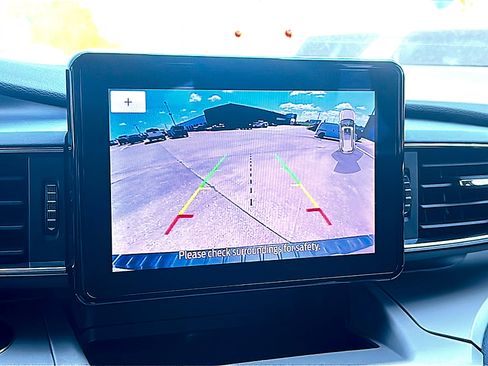 Used 2023 Ford Explorer XLT w/ Equipment Group 202A image 34