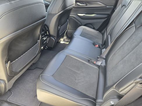 New 2025 Jeep Grand Cherokee Altitude image 22