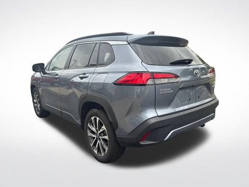 Used 2025 Toyota Corolla Cross XLE AWD/4WD image 5