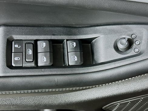 Used 2024 Jeep Grand Cherokee Limited image 15