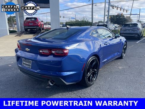 Used 2021 Chevrolet Camaro LT w/ Technology Package image 5