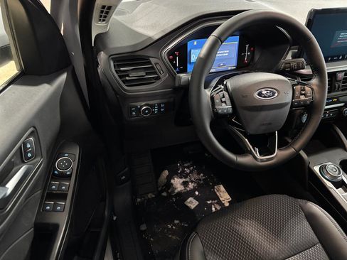 New 2026 Ford Escape SE image 9