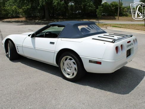 Used 1991 Chevrolet Corvette Convertible image 13
