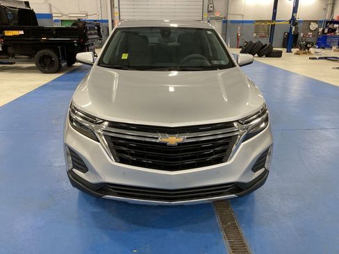 Used 2022 Chevrolet Equinox LT image 2