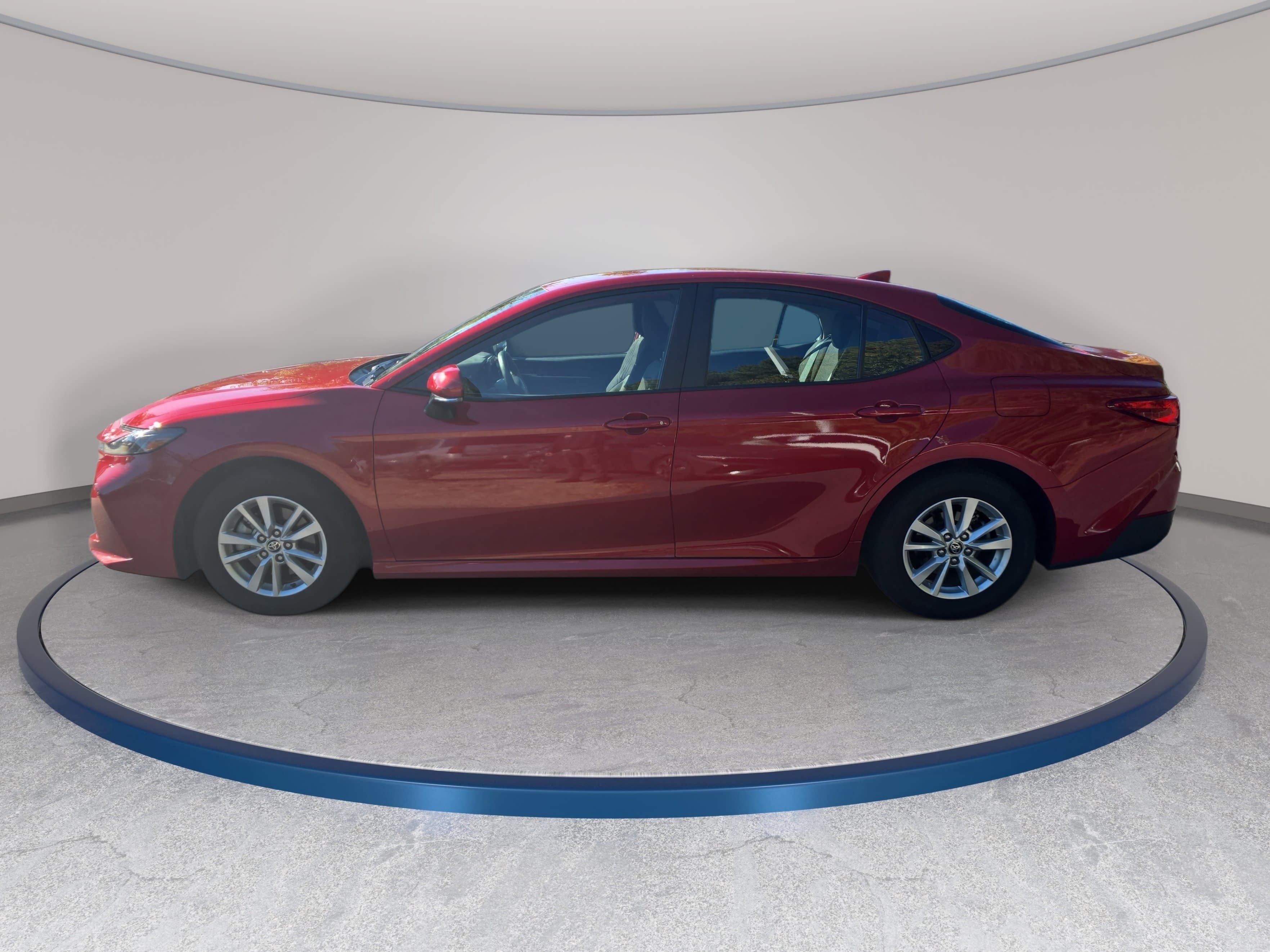 Used 2025 Toyota Camry LE w/ Convenience Package FWD image 8