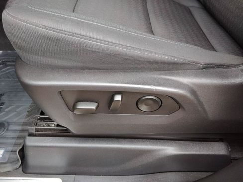 Used 2023 Chevrolet Silverado 1500 LT AWD/4WD image 17