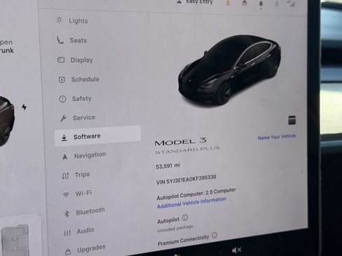 Used 2019 Tesla Model 3 Standard Range Plus image 9