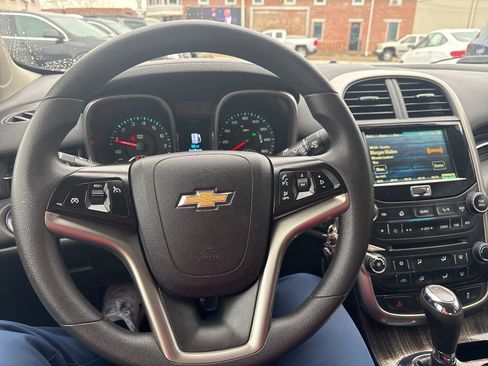 Used 2016 Chevrolet Malibu LT image 26