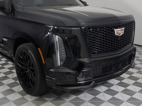 Used 2025 Cadillac Escalade V image 46