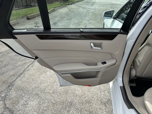 Used 2016 Mercedes-Benz E 350 E 350 4MATIC AWD 4dr Wagon image 18