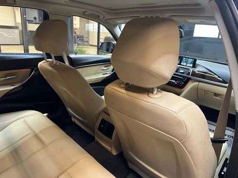 Used 2017 BMW 320i xDrive Sedan image 26