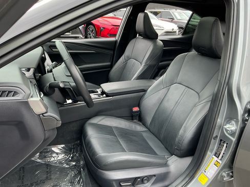 Used 2025 Toyota Camry XSE FWD image 18