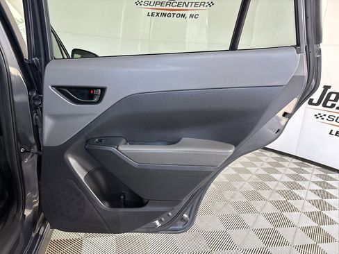 Used 2024 Subaru Crosstrek 2.0i Premium image 24