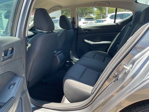 Used 2024 Nissan Altima 2.5 SV FWD image 13