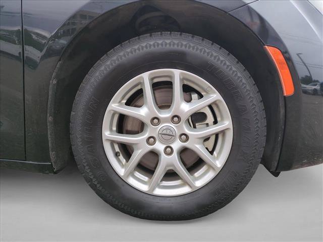 Used 2023 Chrysler Voyager LX FWD image 21