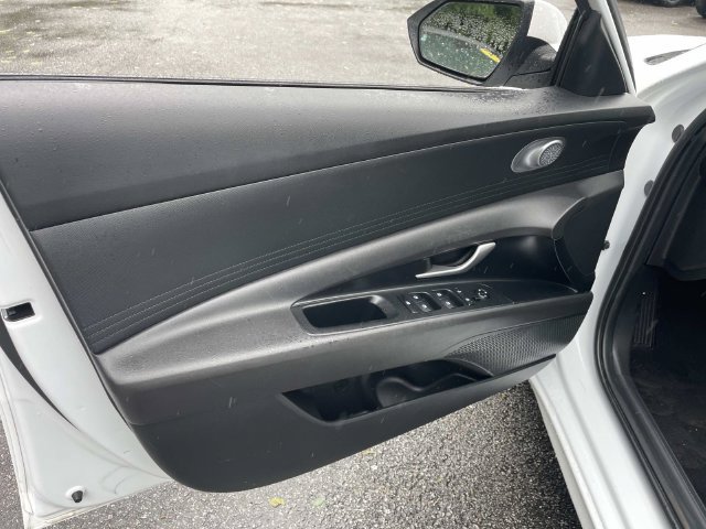 Used 2024 Hyundai Elantra SEL FWD image 18