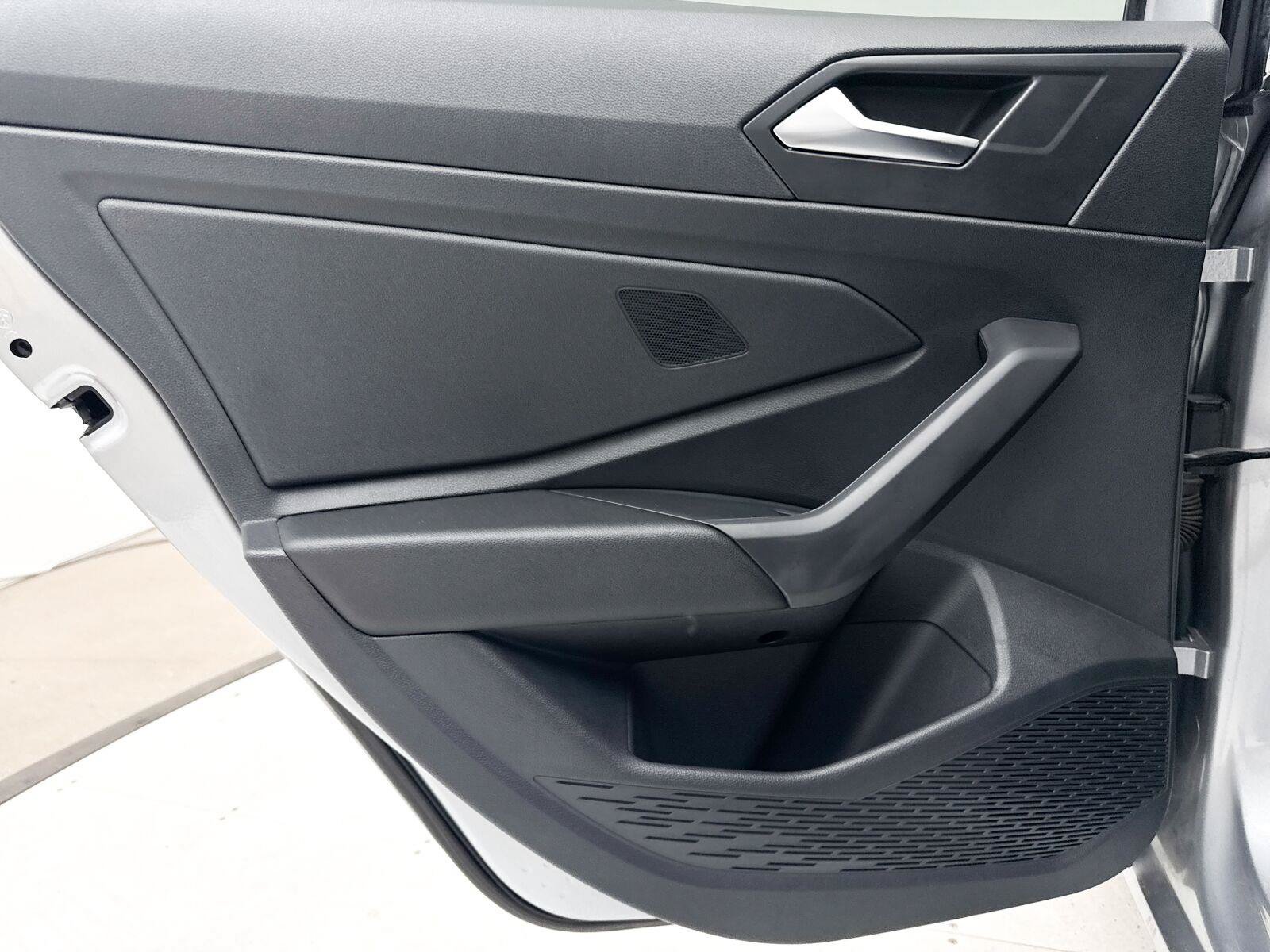 Used 2023 Volkswagen Jetta SE FWD image 28