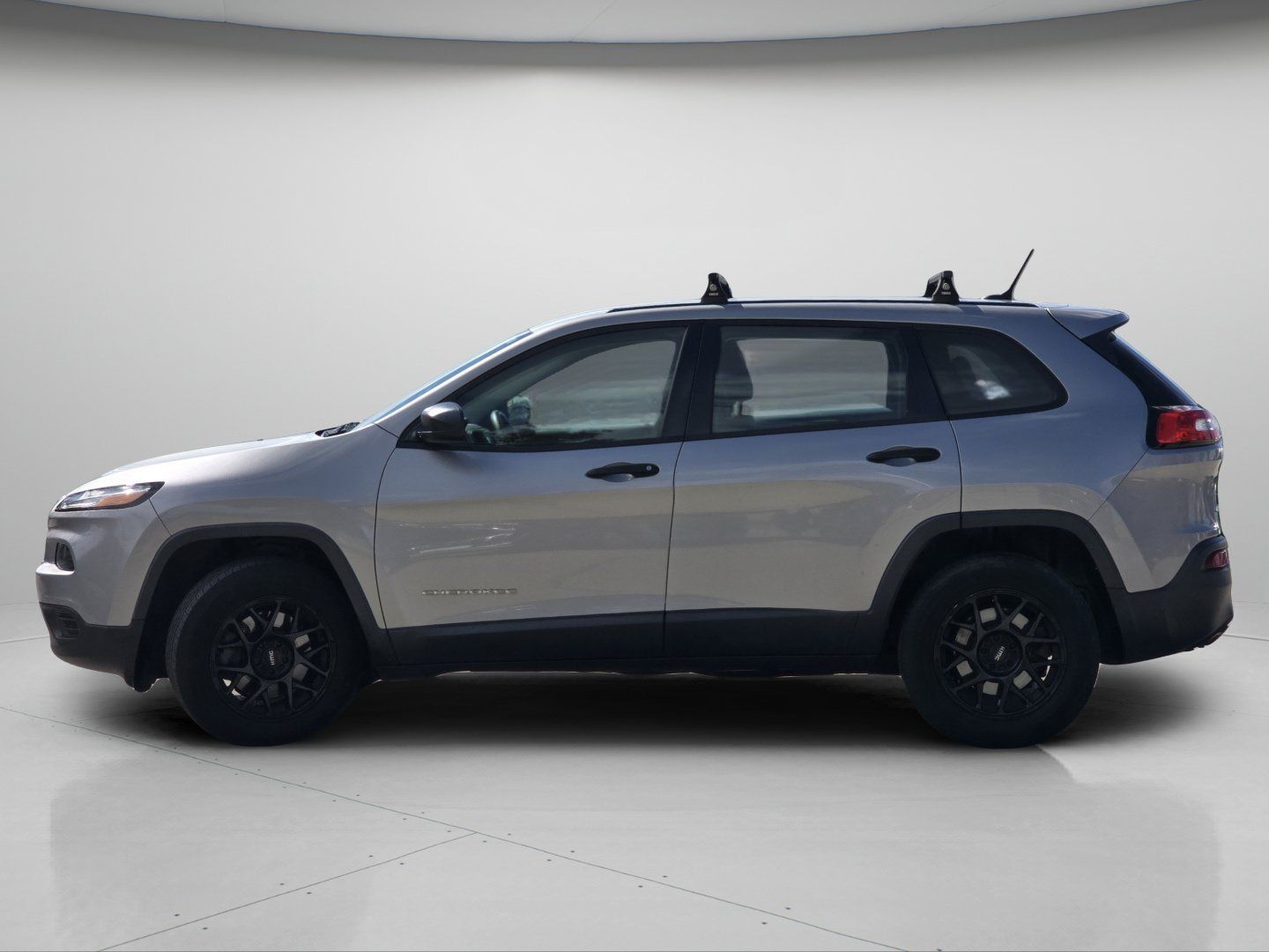 Used 2015 Jeep Cherokee Sport w/ Cold Weather Group AWD/4WD image 18