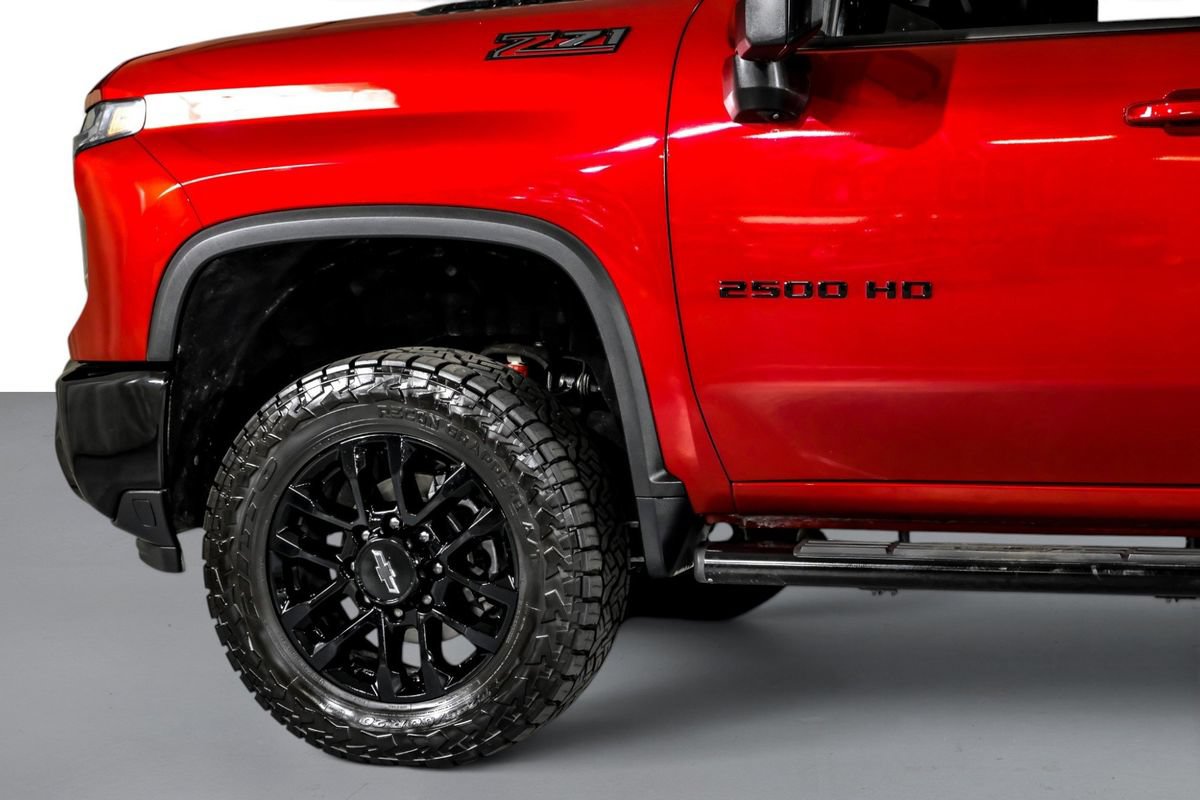 Used 2025 Chevrolet Silverado 2500 LTZ w/ LTZ Plus Package AWD/4WD image 12