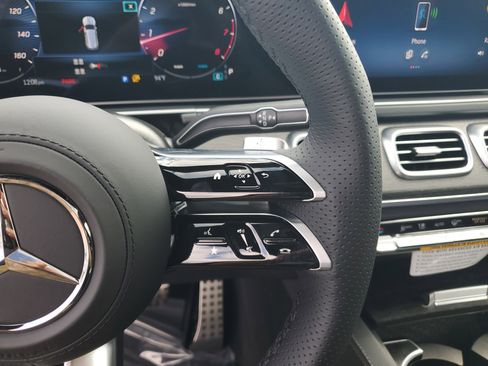 New 2026 Mercedes-Benz GLS 580 4MATIC image 36