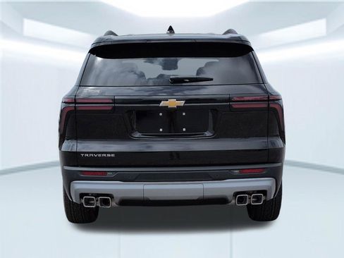 New 2026 Chevrolet Traverse LT w/ Sun and Wheel Package FWD image 5