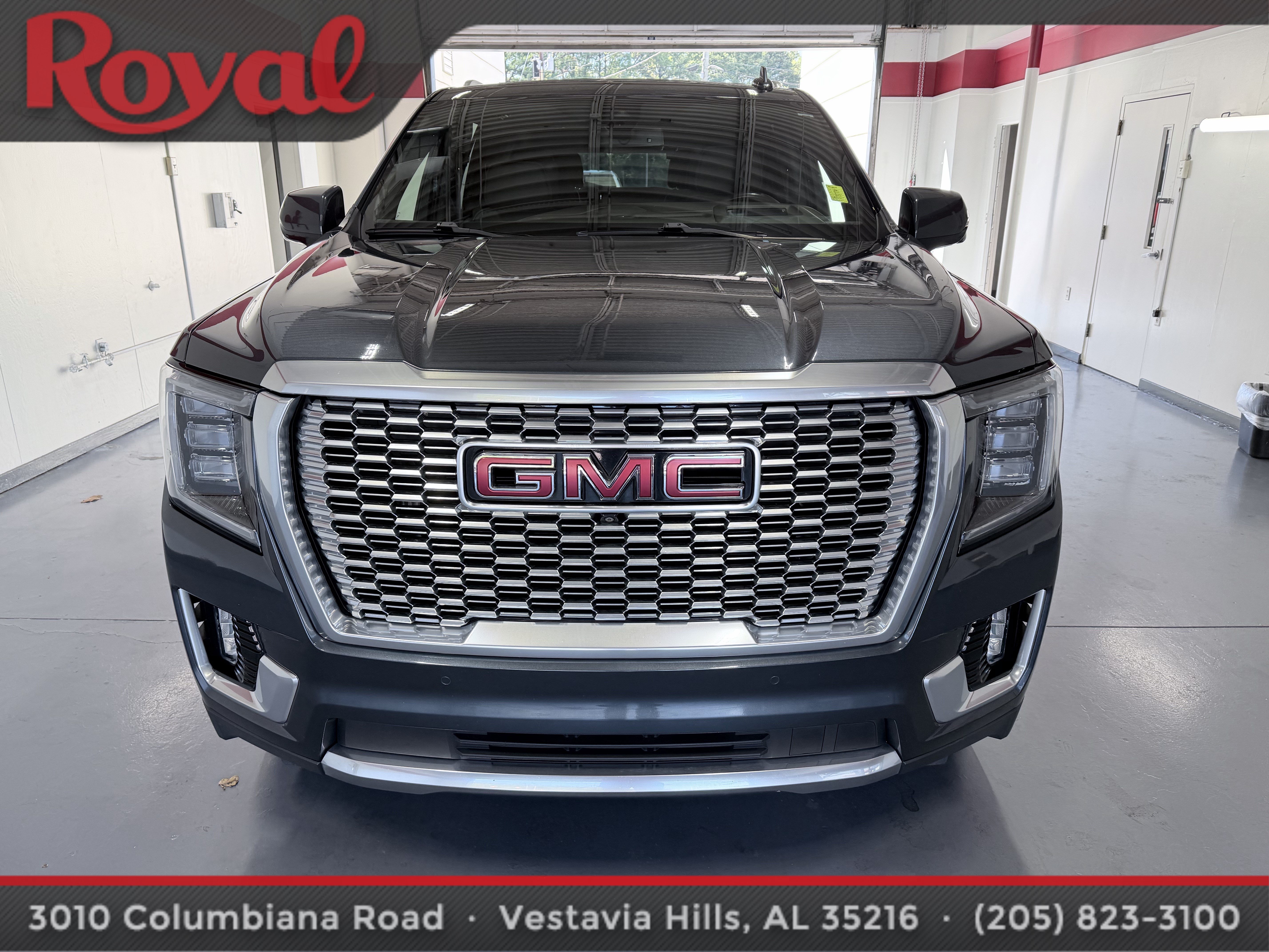 Used 2021 GMC Yukon Denali AWD/4WD image 2