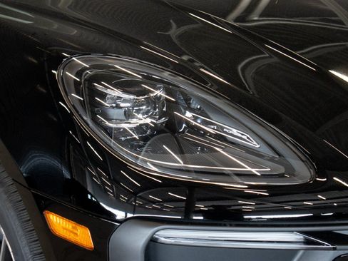 Used 2026 Porsche Macan AWD/4WD image 26
