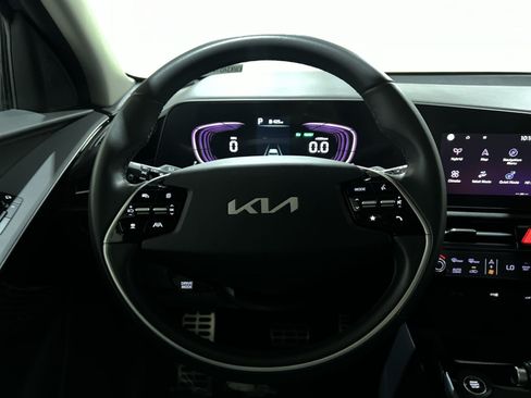 Used 2024 Kia Niro EX Touring FWD image 29