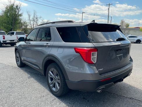 Used 2021 Ford Explorer XLT w/ Equipment Group 202A AWD/4WD image 5
