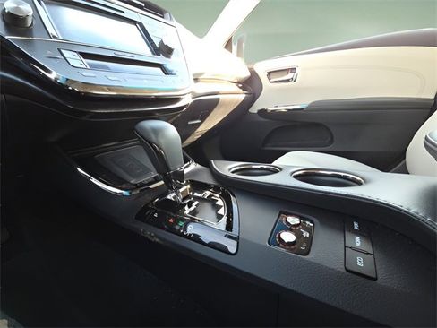 Used 2018 Toyota Avalon XLE Premium image 30