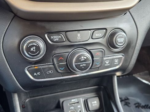 Used 2018 Jeep Cherokee Limited AWD/4WD image 24
