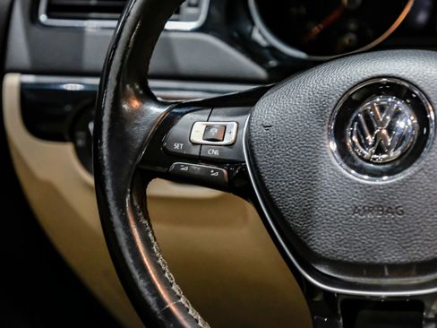 Used 2017 Volkswagen Jetta SEL image 19