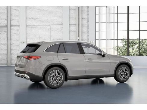 Used 2026 Mercedes-Benz GLC 300 4MATIC image 19