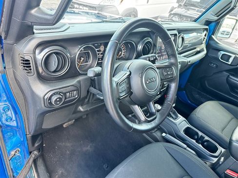 Used 2022 Jeep Gladiator Sport image 10