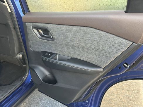 Used 2021 Nissan Rogue S image 13